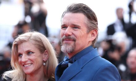 Qui est Ryan Shawhughes, le partenaire d&rsquo;Ethan Hawke ? Tout savoir sur sa femme productrice