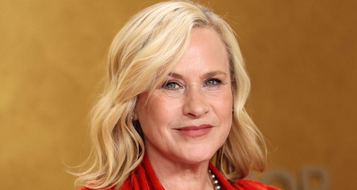 L&rsquo;actrice des années 90 Patricia Arquette fait une superbe apparition sur le tapis rouge