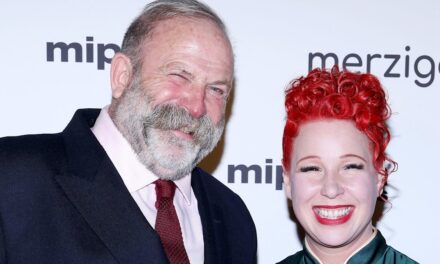 Dick et Angel Strawbridge inaugurent un « nouveau chapitre » au Château avec 2 enfants