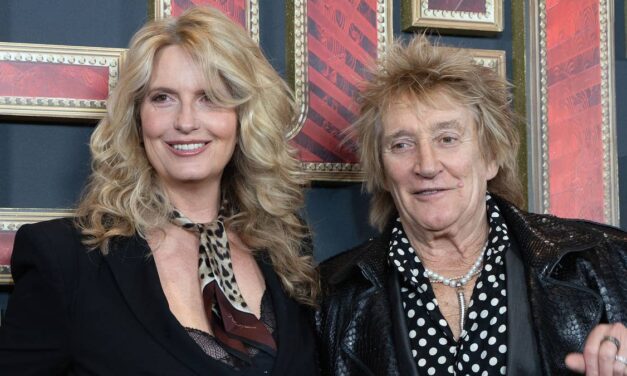 Penny Lancaster, 55 ans, révèle le secret d&rsquo;une « grande connexion » après 19 ans de mariage avec l&rsquo;« exigeant » Rod Stewart, 81 ans