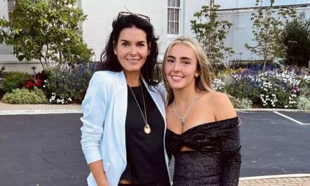 La fille sosie rarement vue d&rsquo;Angie Harmon vole la vedette sur une nouvelle photo