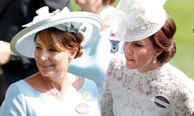L&rsquo;accessoire de robe nue de 14,3 000 £ de Kate Middleton qu&rsquo;elle a volé à maman Carole