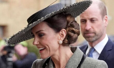 La touche discrète de Kate Middleton pour un manteau de créateur de 2,8 000 £ – avec les boucles d&rsquo;oreilles de baptême du prince Louis