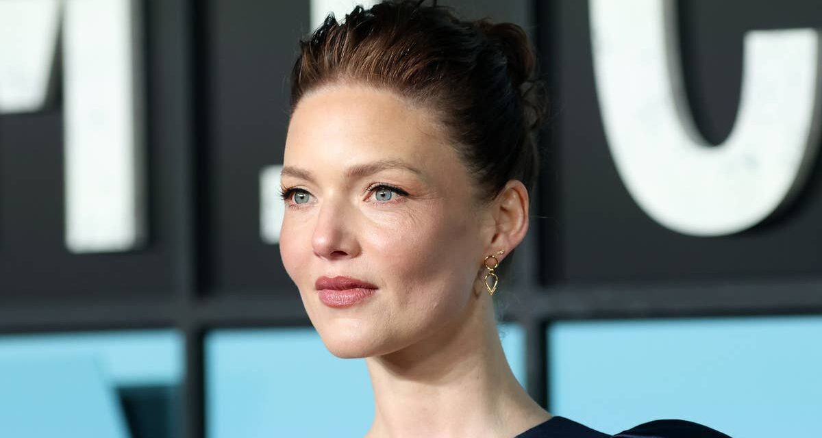 La vie personnelle ultra-privée de Holliday Grainger avec son bel acteur partenaire