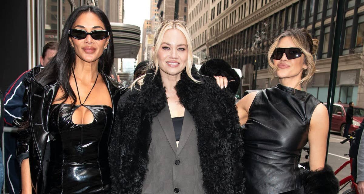 Les poupées Pussycat Nicole Scherzinger, Ashley Roberts et Kimberly Wyatt sortent avec style à New York