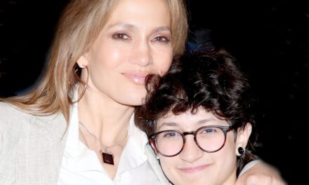 Jennifer Lopez révèle la célèbre co-star avec laquelle ses enfants « mourraient » pour la voir travailler avec