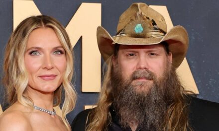 Rencontrez l&rsquo;épouse auteur-compositeur-interprète de Chris Stapleton et leurs cinq enfants