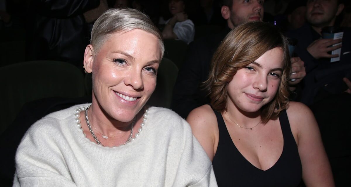 Pink révèle le déménagement de sa famille à New York pour le bien de sa fille : « Je suis une maman extraordinaire »