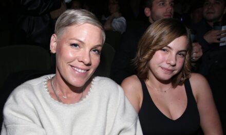 Pink révèle le déménagement de sa famille à New York pour le bien de sa fille : « Je suis une maman extraordinaire »