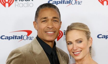 Les dernières photos d&rsquo;Amy Robach avec TJ Holmes suscitent des spéculations sur le mariage avec des détails pointus