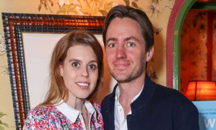 Le mari de la princesse Béatrice, Edoardo Mapelli Mozzi, fait un geste discret au milieu des rumeurs de mariage