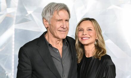 La modeste bague de fiançailles de 250 000 $ de Calista Flockhart d&rsquo;Harrison Ford signale son côté « protecteur »
