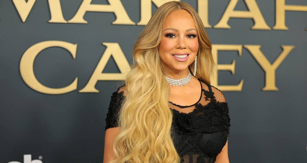 Les jumelles Mariah Carey et leur fille adolescente sur une photo de célébration depuis chez elles