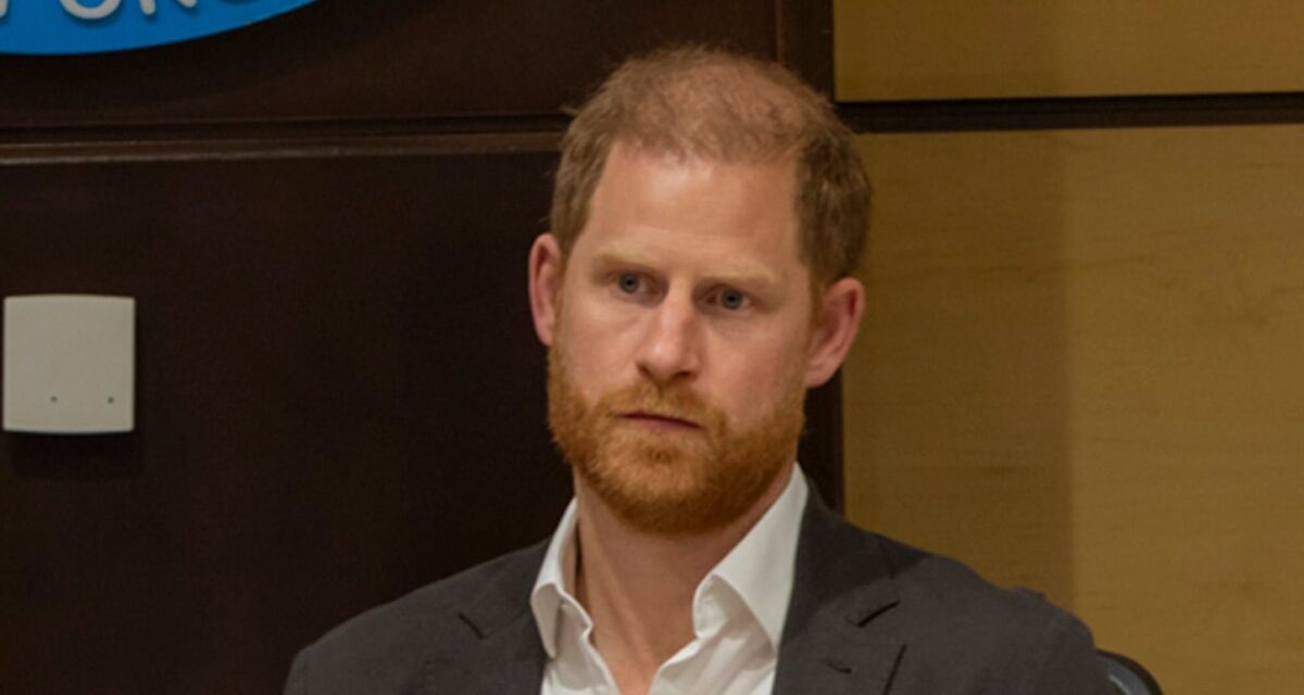 Le prince Harry a l&rsquo;air ému alors qu&rsquo;il envoie un message spécial à un ami proche