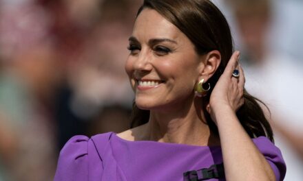 PSA : Les créoles que Kate Middleton portait à Wimbledon sont de nouveau en stock et en vente