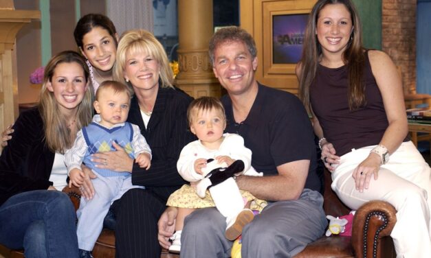 Dans la vie de famille de l&rsquo;ancienne animatrice de GMA, Joan Lunden, avec son mari de longue date et ses 7 enfants issus de deux mariages