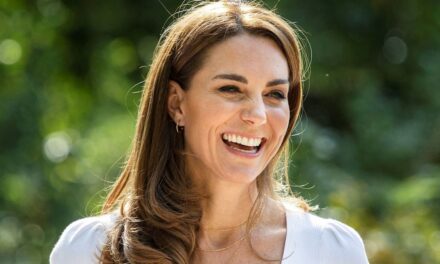 Le t-shirt en cachemire Boden incontournable de la princesse Kate vient d&rsquo;être amélioré – et il est disponible en trois couleurs chics