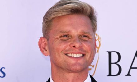 Jeff Brazier partage les premières photos de sa petite-fille alors que son fils Freddy devient papa à 21 ans : « Le plus beau cadeau »