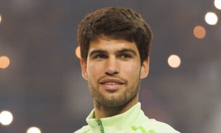 Carlos Alcaraz lance une nouvelle coiffure « mulet » avant le tournoi d&rsquo;Indian Wells alors que les fans sont divisés par ce look surprenant