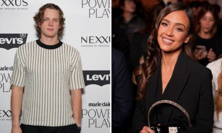 Jessica Alba répond apparemment aux spéculations sur les fréquentations de Joe Burrow en révélant de nouvelles photos