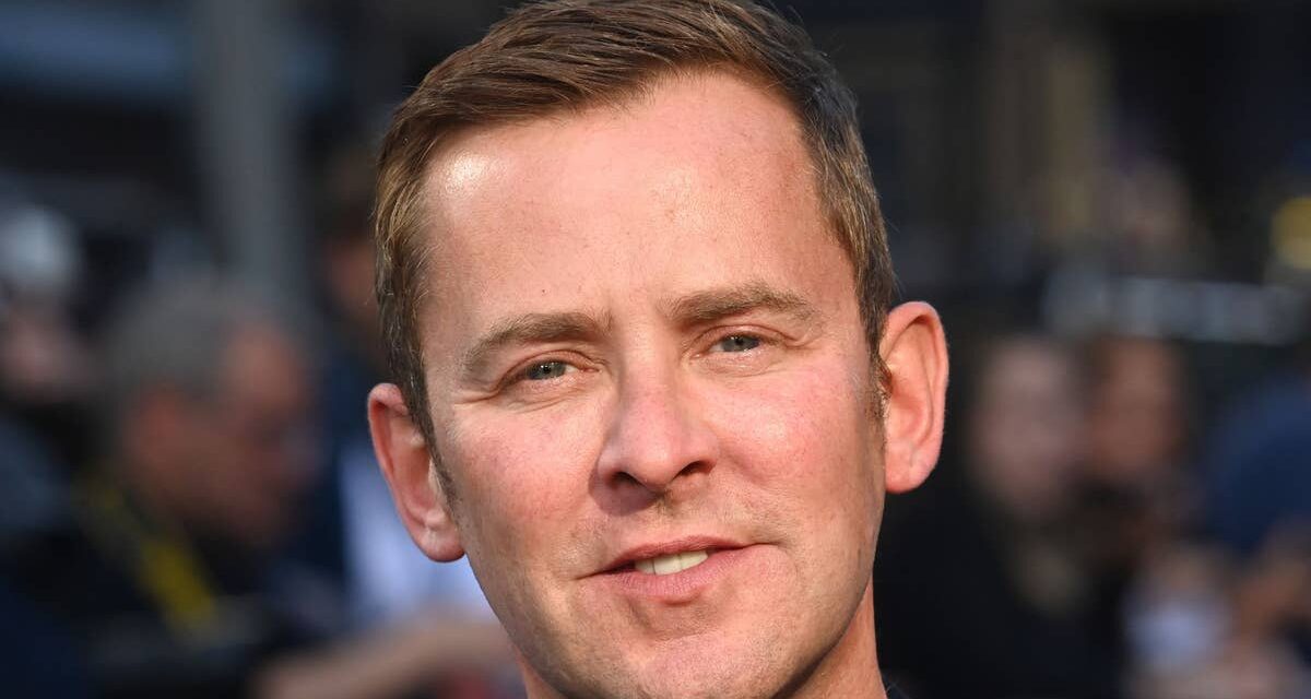 Dans le passé troublé de Scott Mills après 25 ans de carrière à la BBC – et qui pourrait le remplacer
