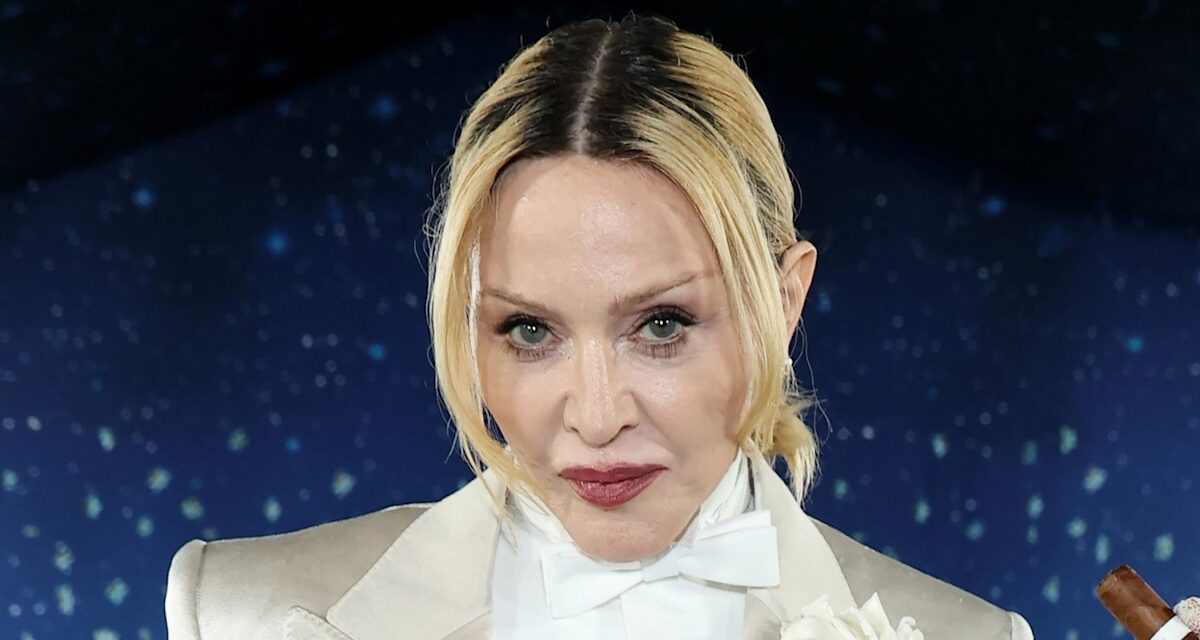 Madonna recrée le look emblématique du mariage Like a Virgin 42 ans plus tard