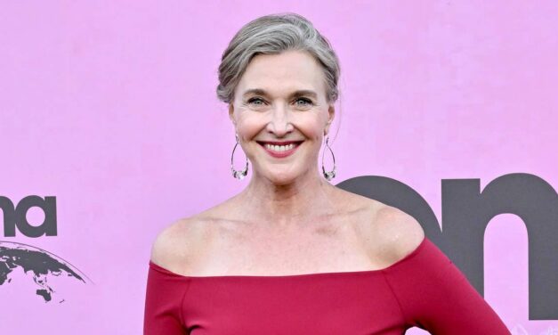 Rencontrez le fils de l&rsquo;acteur de la star de Desperate Housewives, Brenda Strong, qui a joué aux côtés d&rsquo;Adam Sandler et Drew Barrymore