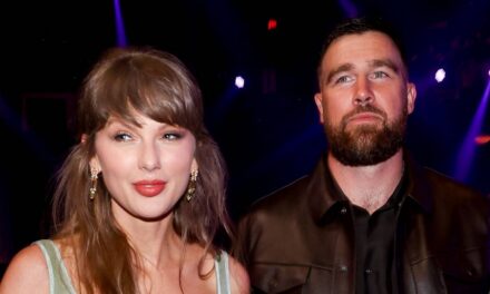Taylor Swift et Travis Kelce font leurs débuts en couple lors d&rsquo;un événement glamour