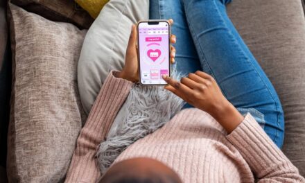 Est-il sécuritaire de sauter ses règles ? Un médecin appelle à la prudence face au « piratage du vélo »