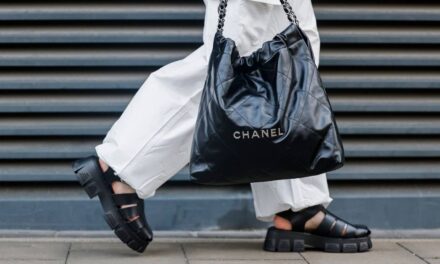 Je déteste ces sandales moches mais tout le monde les portera ce printemps – achetez maintenant