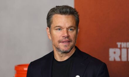 Matt Damon fait tourner les têtes avec son look de renard argenté lors d&rsquo;un événement glamour à Sydney