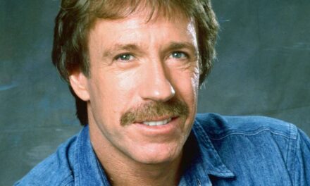 Chuck Norris décède à 86 ans après une hospitalisation à Hawaï