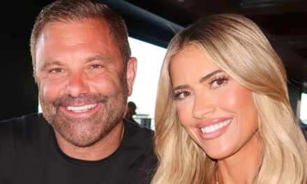 Christina Haack brille sur une photo de plage adorée avec son petit ami Christopher