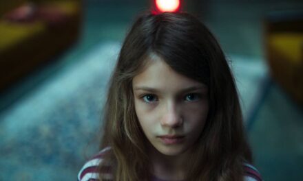 Le thriller « troublant » en 6 parties de Netflix, Dear Child, a un score parfait pour Rotten Tomatoes – et les fans l&rsquo;ont gobé en une nuit