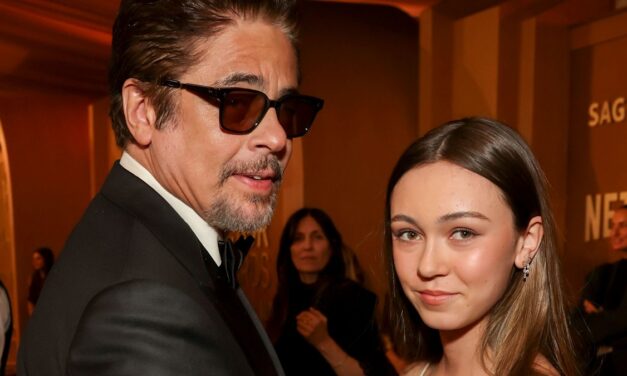 Delilah, 14 ans, la fille rarement vue de Benicio del Toro, rejoint son père pour ses débuts sur le tapis rouge