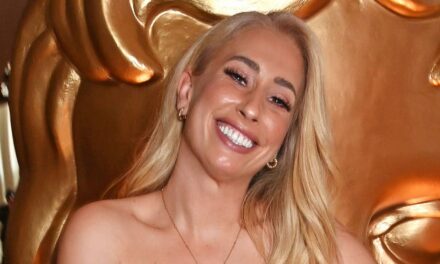 Zachary, le fils aîné de Stacey Solomon, domine sa mère alors qu&rsquo;ils célèbrent un anniversaire spécial