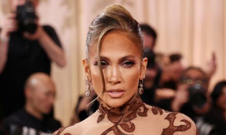 Jennifer Lopez fait le point sur sa vie amoureuse un an après le divorce de Ben Affleck