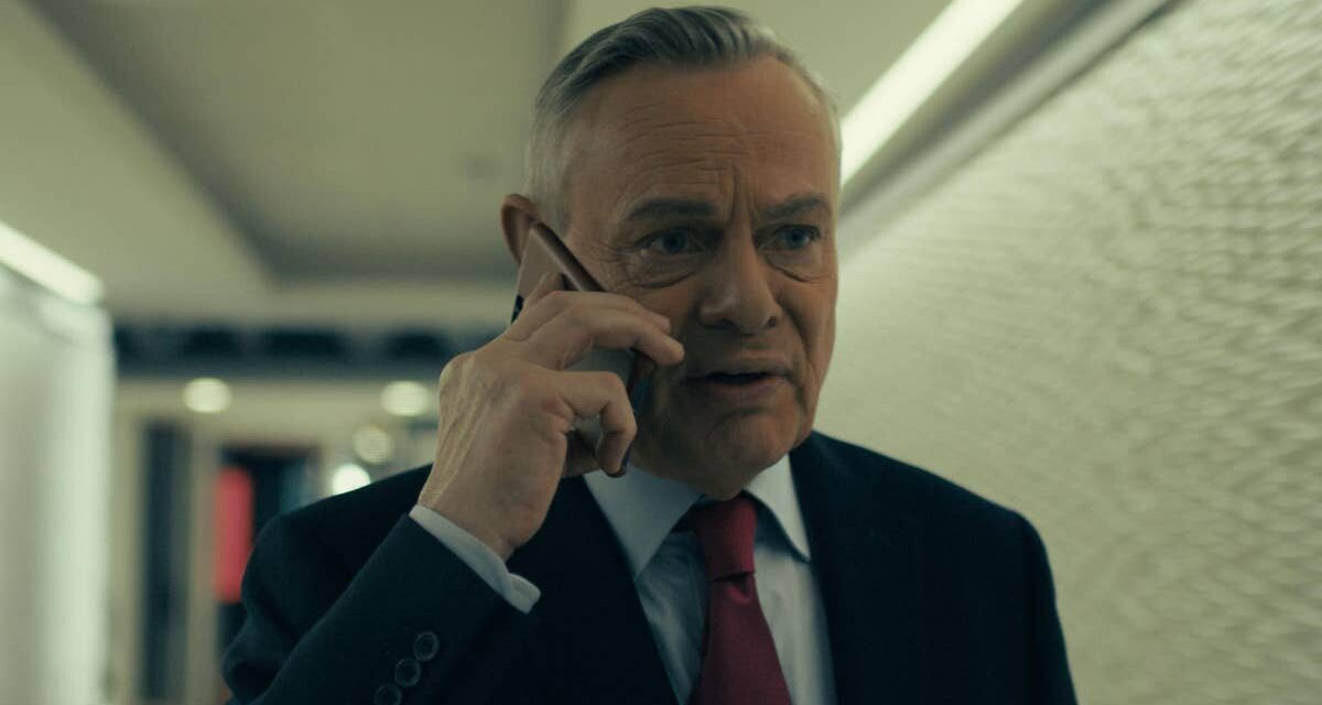 Martin Clunes révèle une perte de poids et une transformation physique « assez complexe » pour le rôle de Huw Edwards