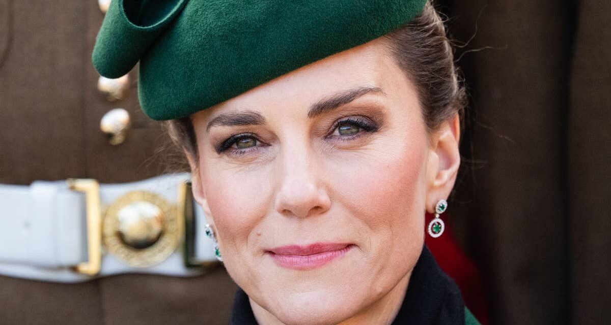 Kate Middleton brise les règles du style avec une robe bustier secrète