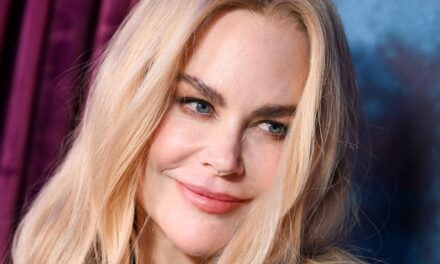 Nicole Kidman ne jure que par ce shampooing pour la pousse des cheveux pour « transformer » ses cheveux clairsemés