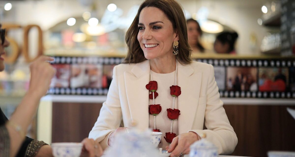 Kate Middleton révèle une préférence inattendue pour le thé alors qu&rsquo;elle se penche sur le débat britannique controversé