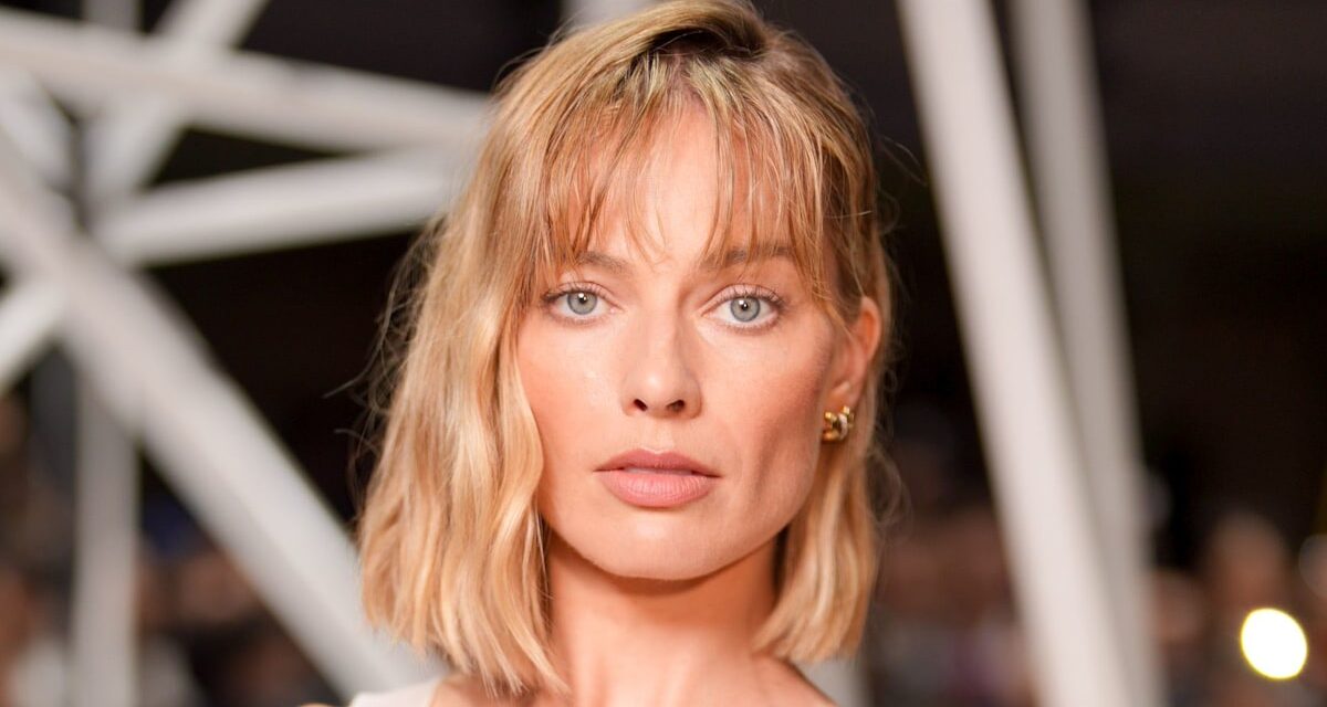 La « réinvention » de Margot Robbie avec les cheveux les plus courts encore décodée par un psychologue