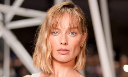 La « réinvention » de Margot Robbie avec les cheveux les plus courts encore décodée par un psychologue