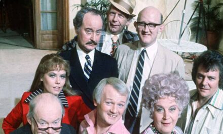 Rencontrez la fille incroyablement célèbre de la star de la sitcom des années 70, Nicholas Smith