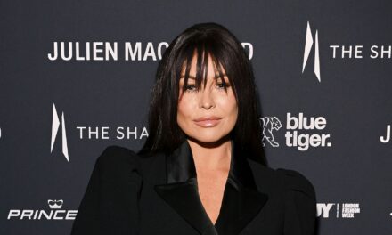 Jess Wright présente ses excuses après des commentaires « dégradants » sur les bikinis string : « Rangez-le »