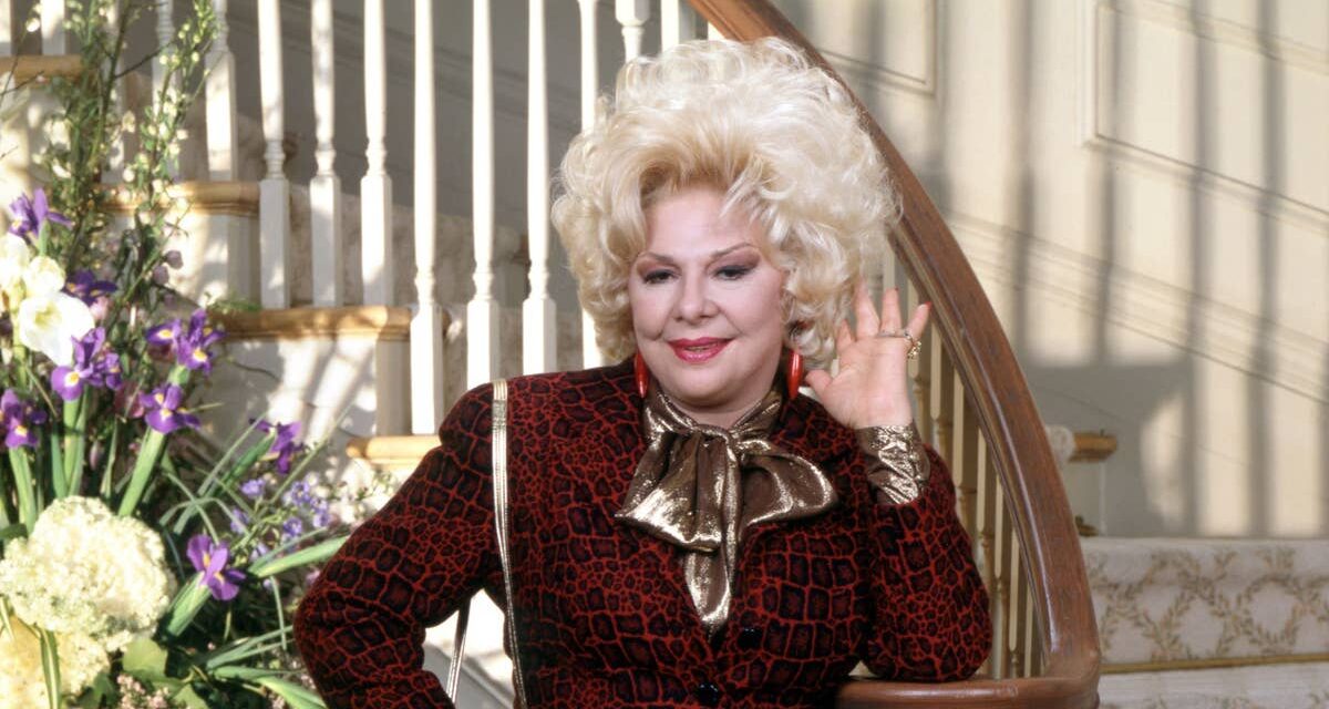 La mère de Fran Drescher à l&rsquo;écran dans The Nanny fête ses 93 ans – voyez-la hier et aujourd&rsquo;hui alors qu&rsquo;elle plaisante « les gens me confondent avec Shakira »