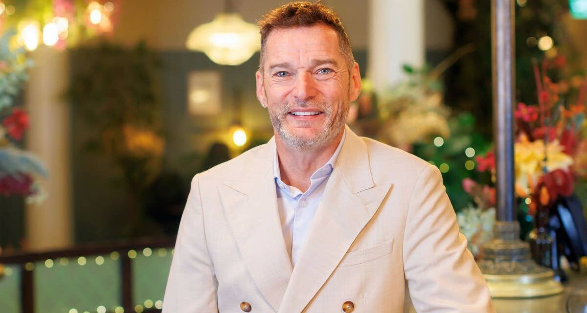 Les stars de First Dates partagent des secrets en coulisses – y compris à quoi ressemble Fred Sirieix hors caméra