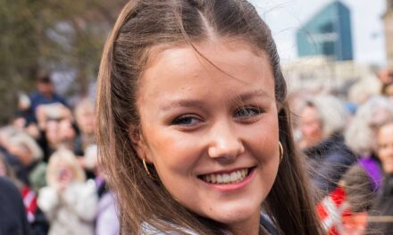 La princesse Isabella est une « pionnière » du style à l&rsquo;occasion de son 19e anniversaire en tutu Black Swan – et c&rsquo;est H&M