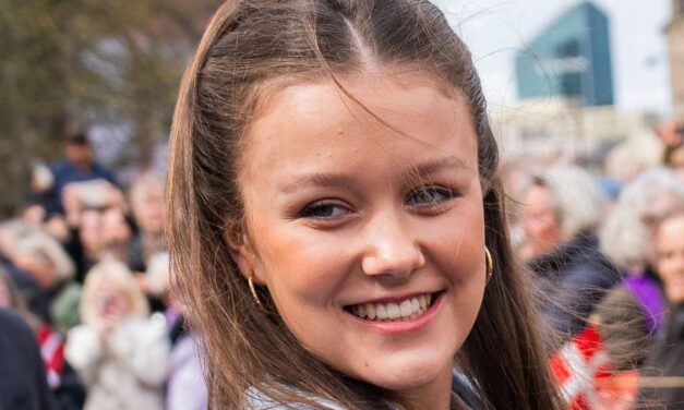 La princesse Isabella est une « pionnière » du style à l&rsquo;occasion de son 19e anniversaire en tutu Black Swan – et c&rsquo;est H&M