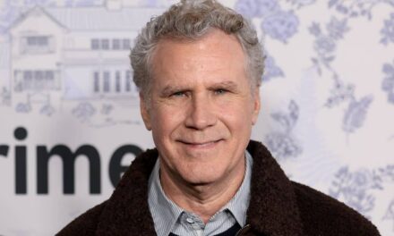 Will Ferrell et son sosie Magnus, 22 ans, perpétuent une tradition familiale de plusieurs années dans d&rsquo;adorables nouvelles photos